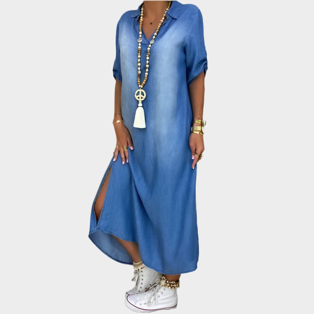 Vestido longo em estilo jeans com fenda lateral