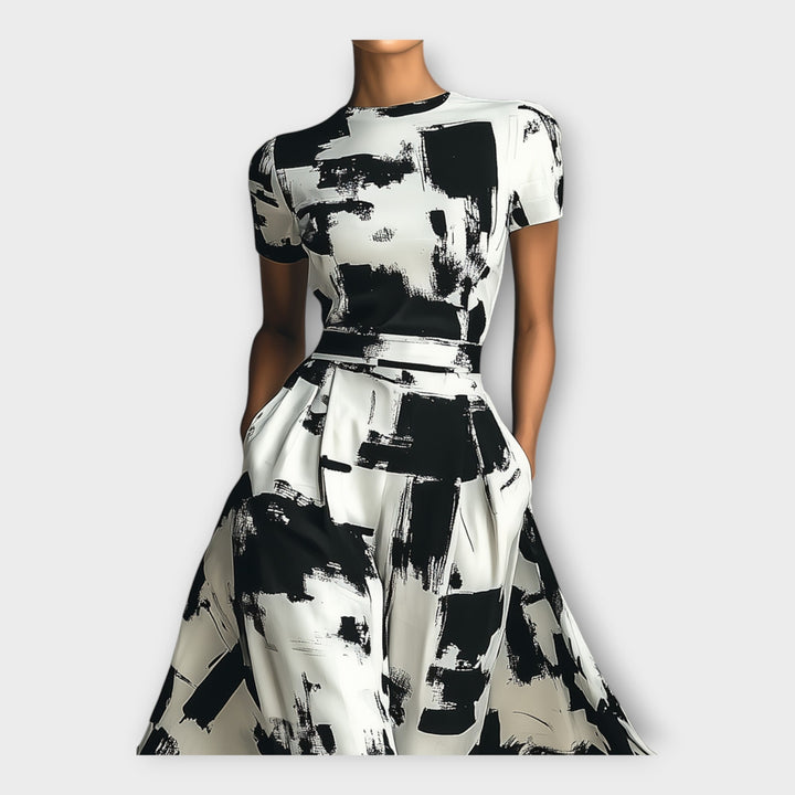 Vestido longo com elegância artística