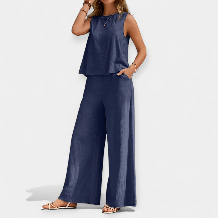 Conjunto de Top Sem Mangas e Calças Largas