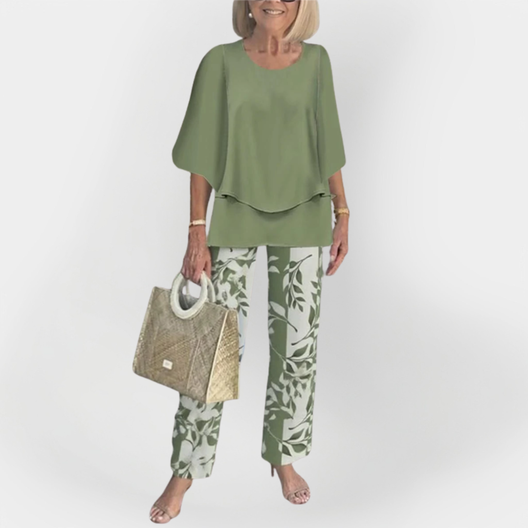 Conjunto Estiloso com T-Shirt Confortável e Calças