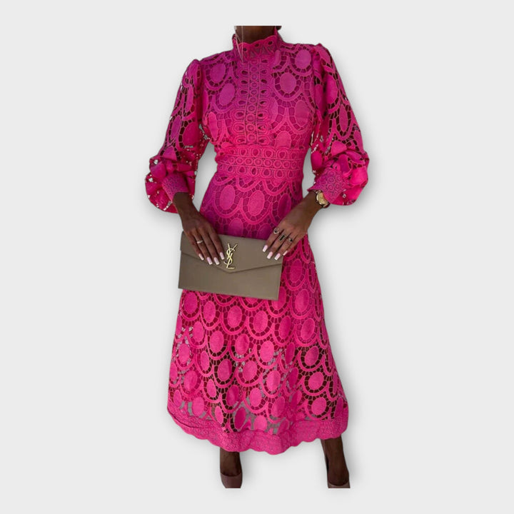 Vestido de renda sofisticado com design elegante