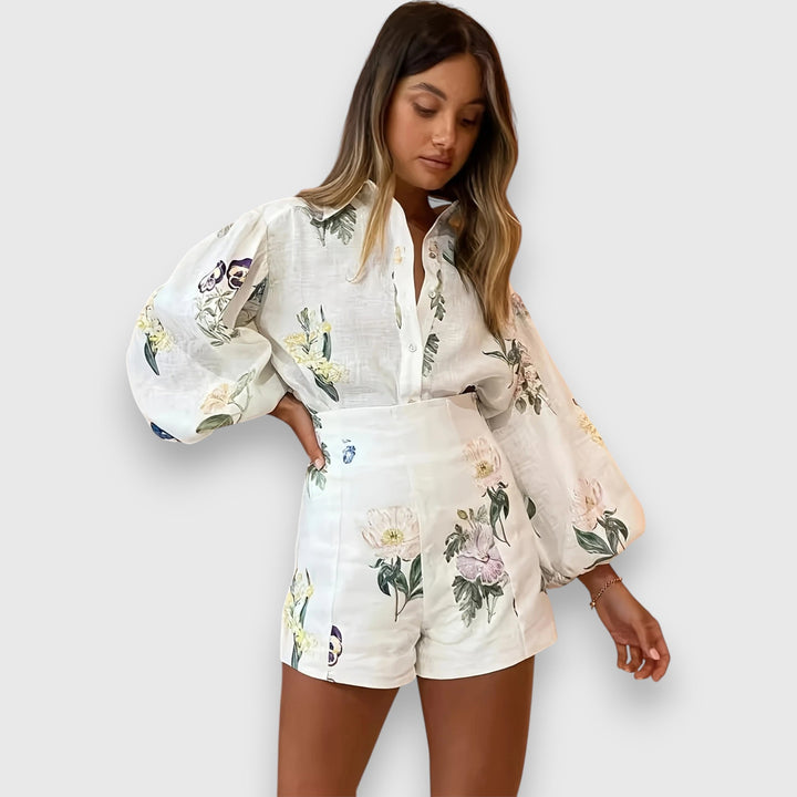 Conjunto de Dois Peças com padrão floral vibrante