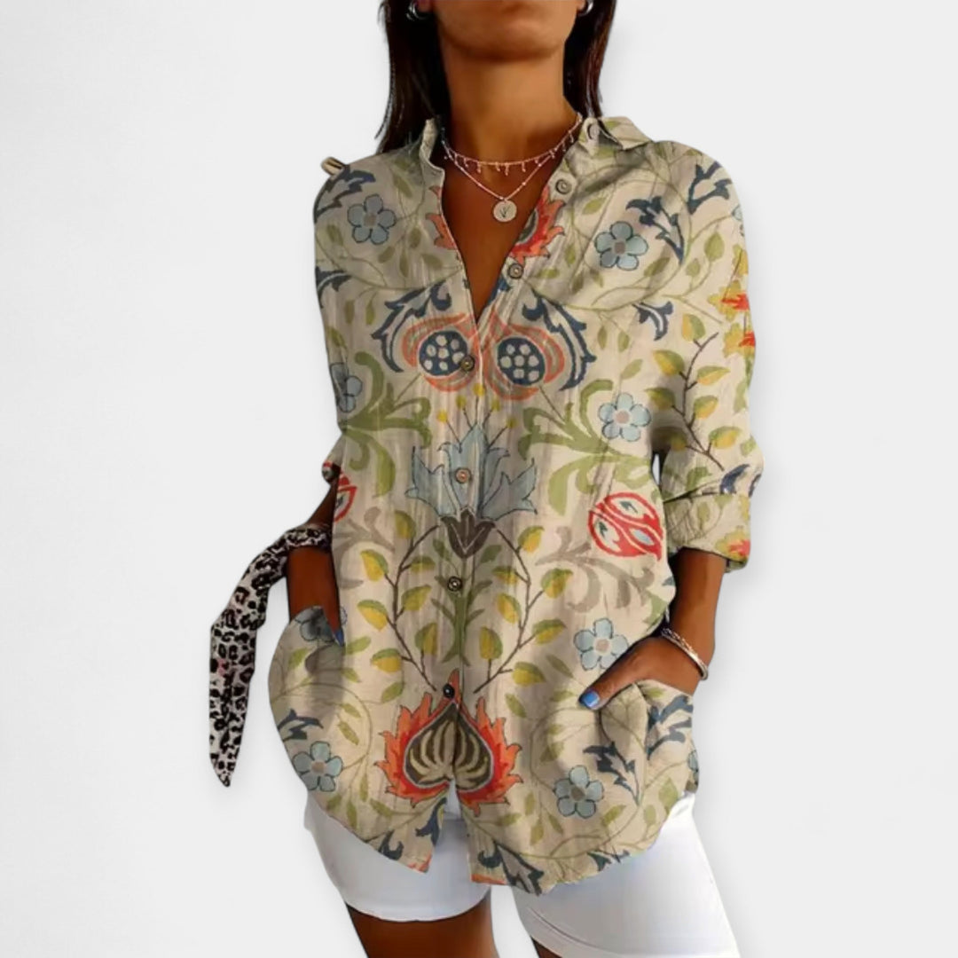 Blusa com Botões e Padrão Floral