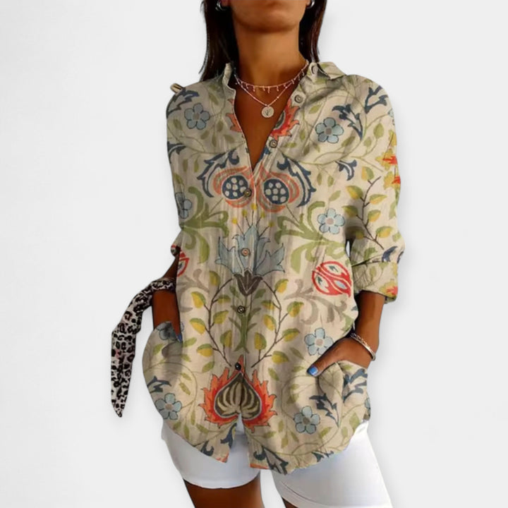 Blusa com Botões e Padrão Floral