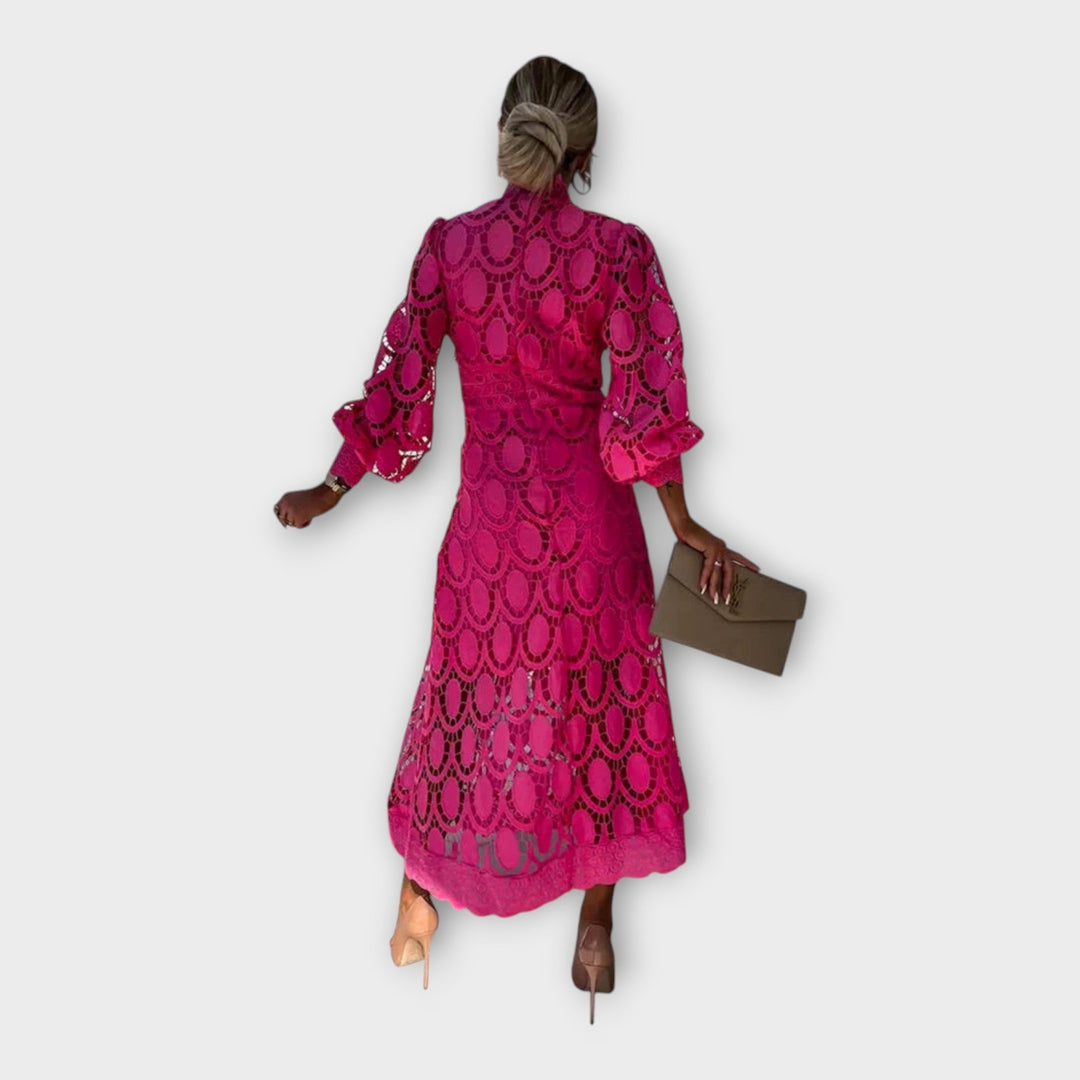 Vestido de renda sofisticado com design elegante