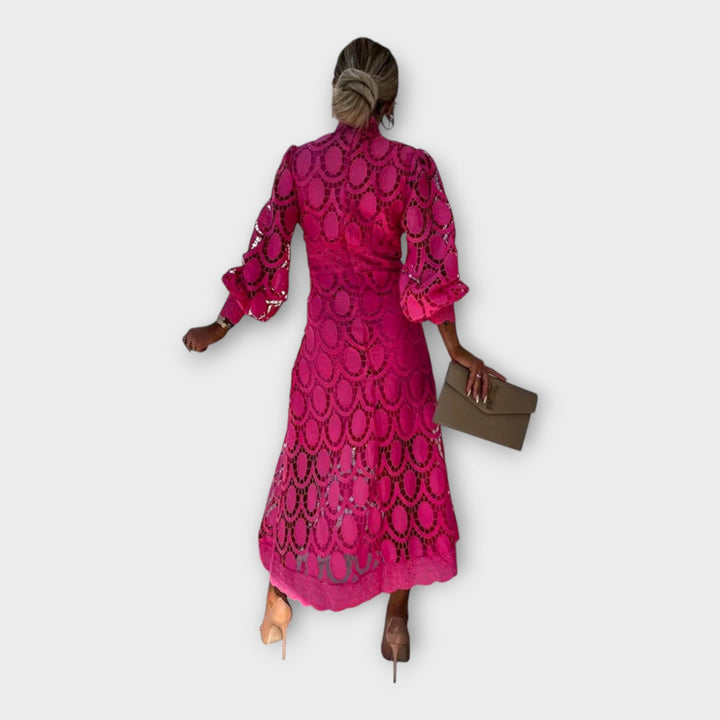Vestido de renda sofisticado com design elegante