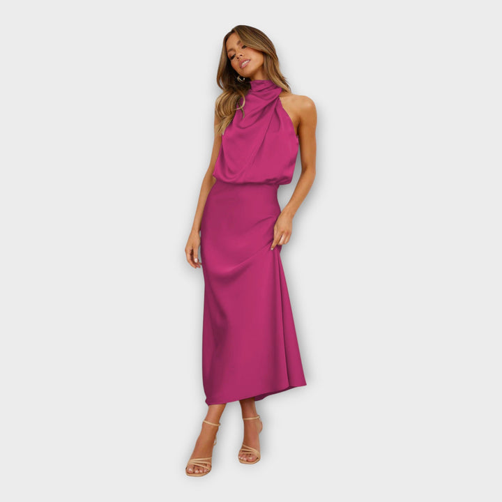Vestido Longo de Cetim com Gola Alta e Costas Descobertas