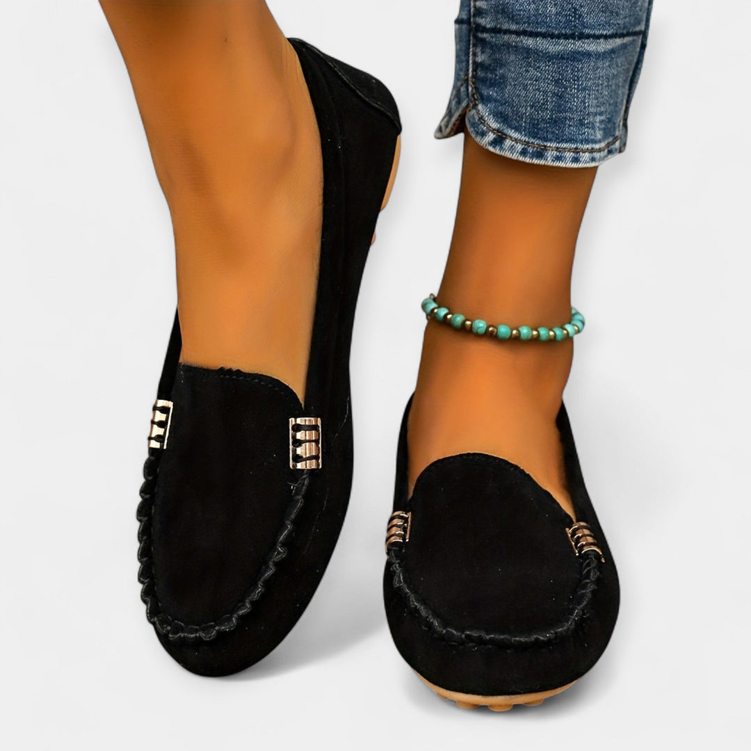 Mocassins com Elementos Metálicos