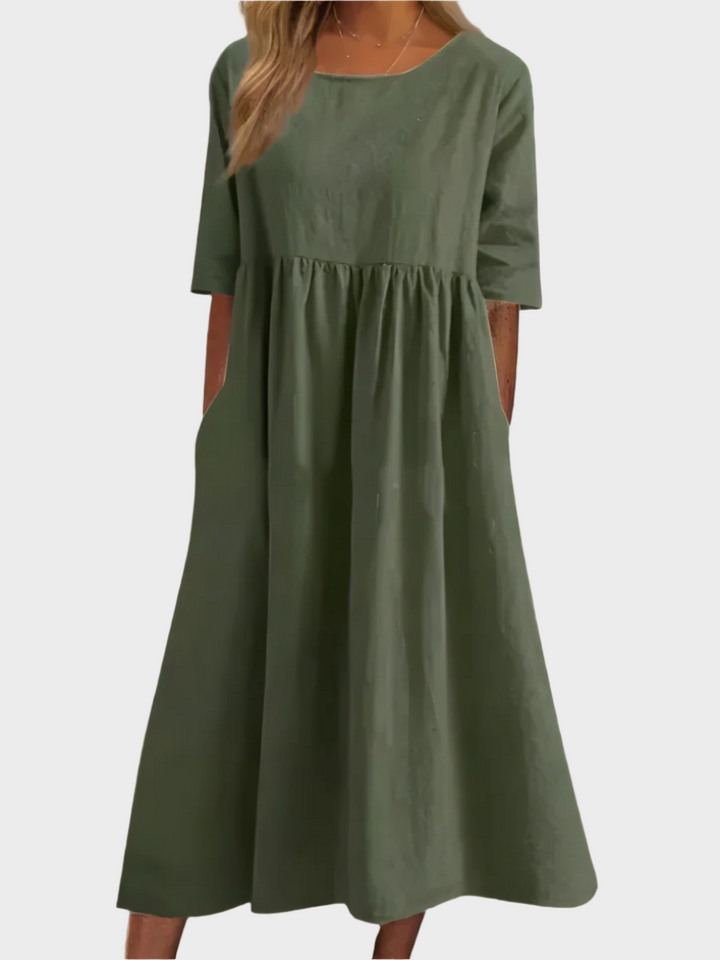 Vestido de Linho com Manga Curta e Corte Arejado