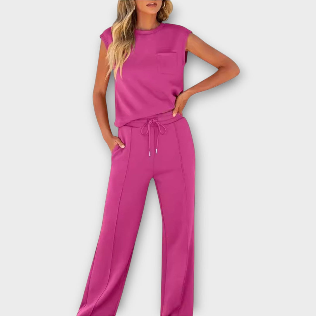 Conjunto de blusa sem mangas e calças com cordão