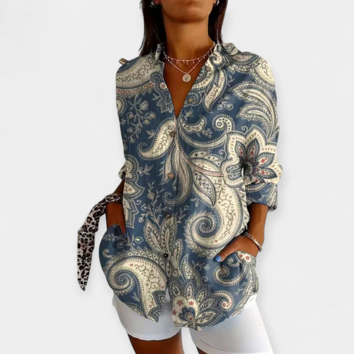 Blusa com Botões e Padrão Floral