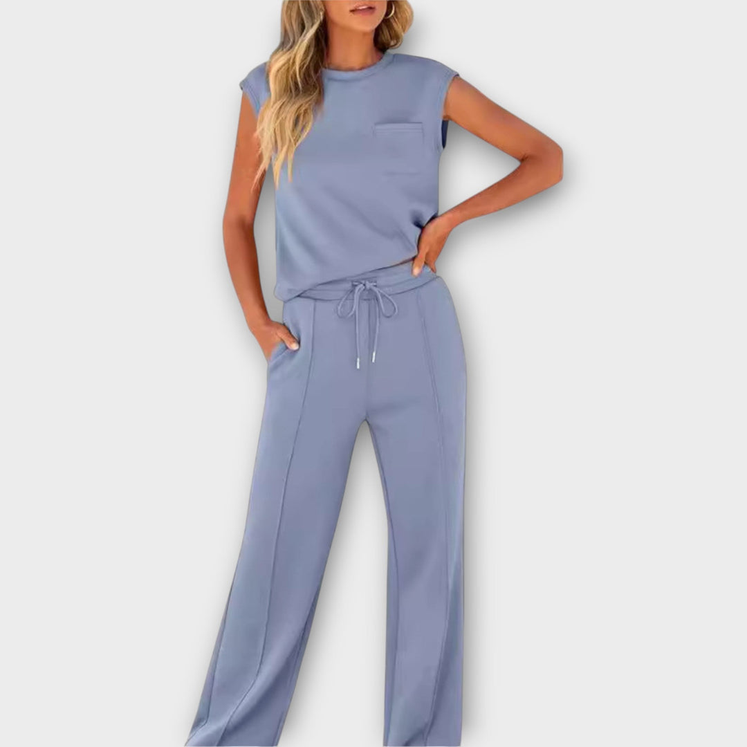 Conjunto de blusa sem mangas e calças com cordão