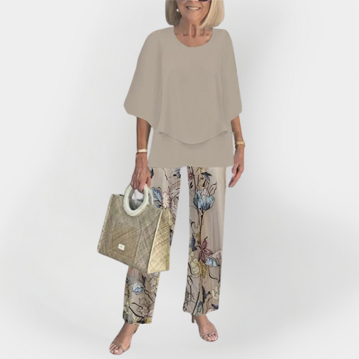 Conjunto Estiloso com T-Shirt Confortável e Calças