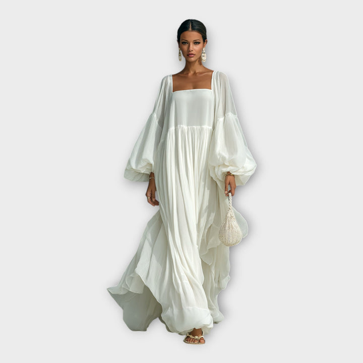 Vestido arejado com estética minimalista refinada