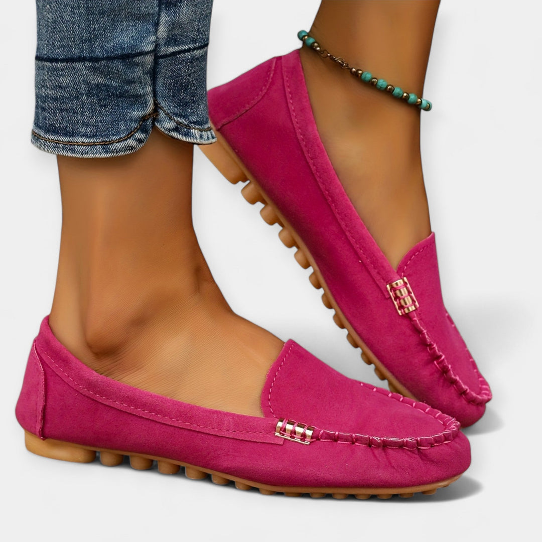 Mocassins com Elementos Metálicos