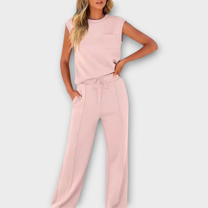 Conjunto de blusa sem mangas e calças com cordão