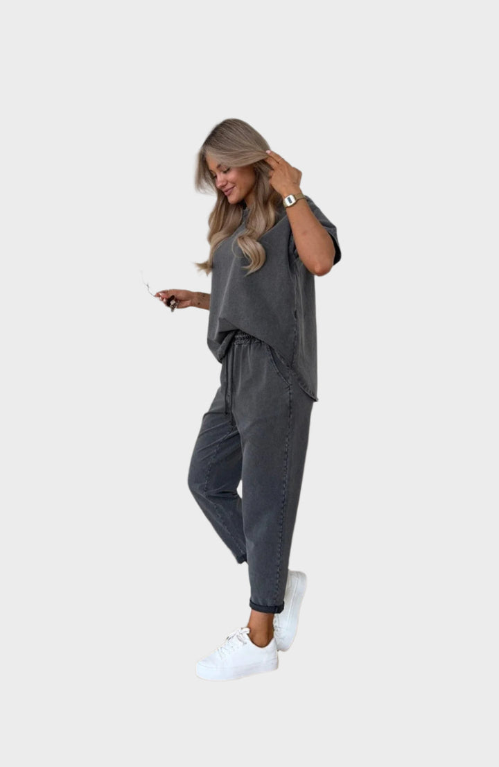 Conjunto Casual com T-Shirt e Calças Jogger