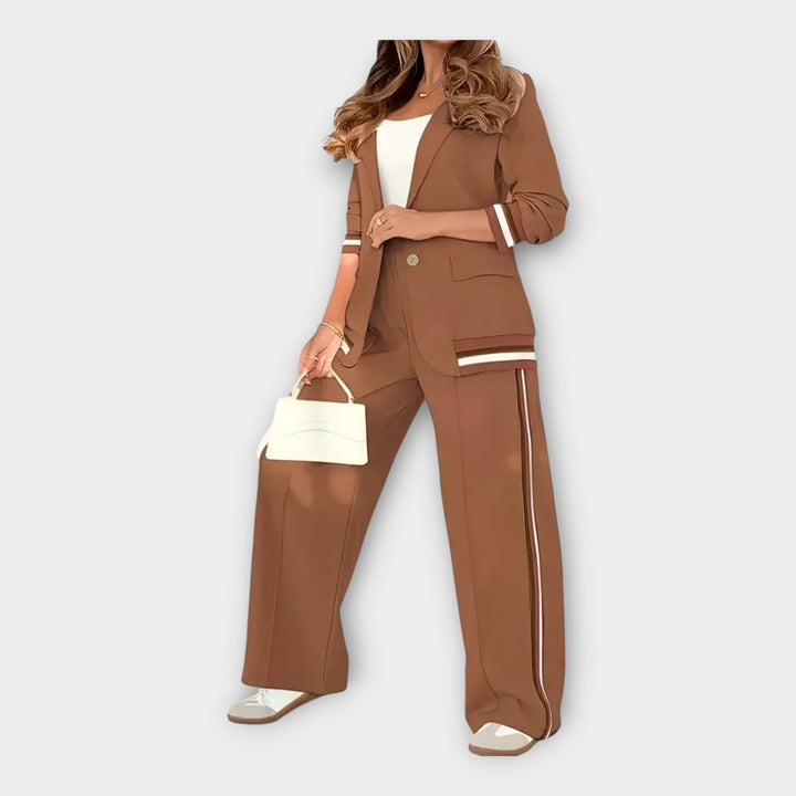Conjunto com Casaco e Calças