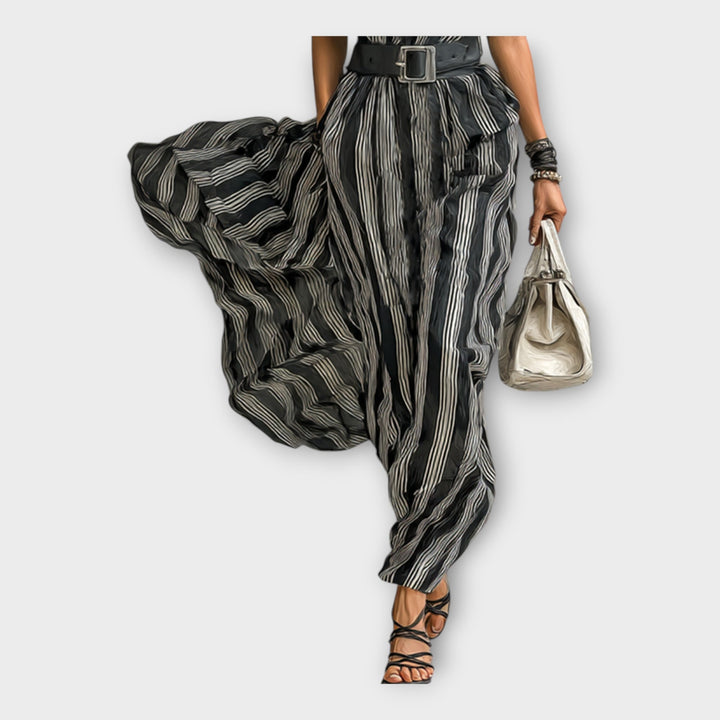 Vestido longo com estética minimal e refinada