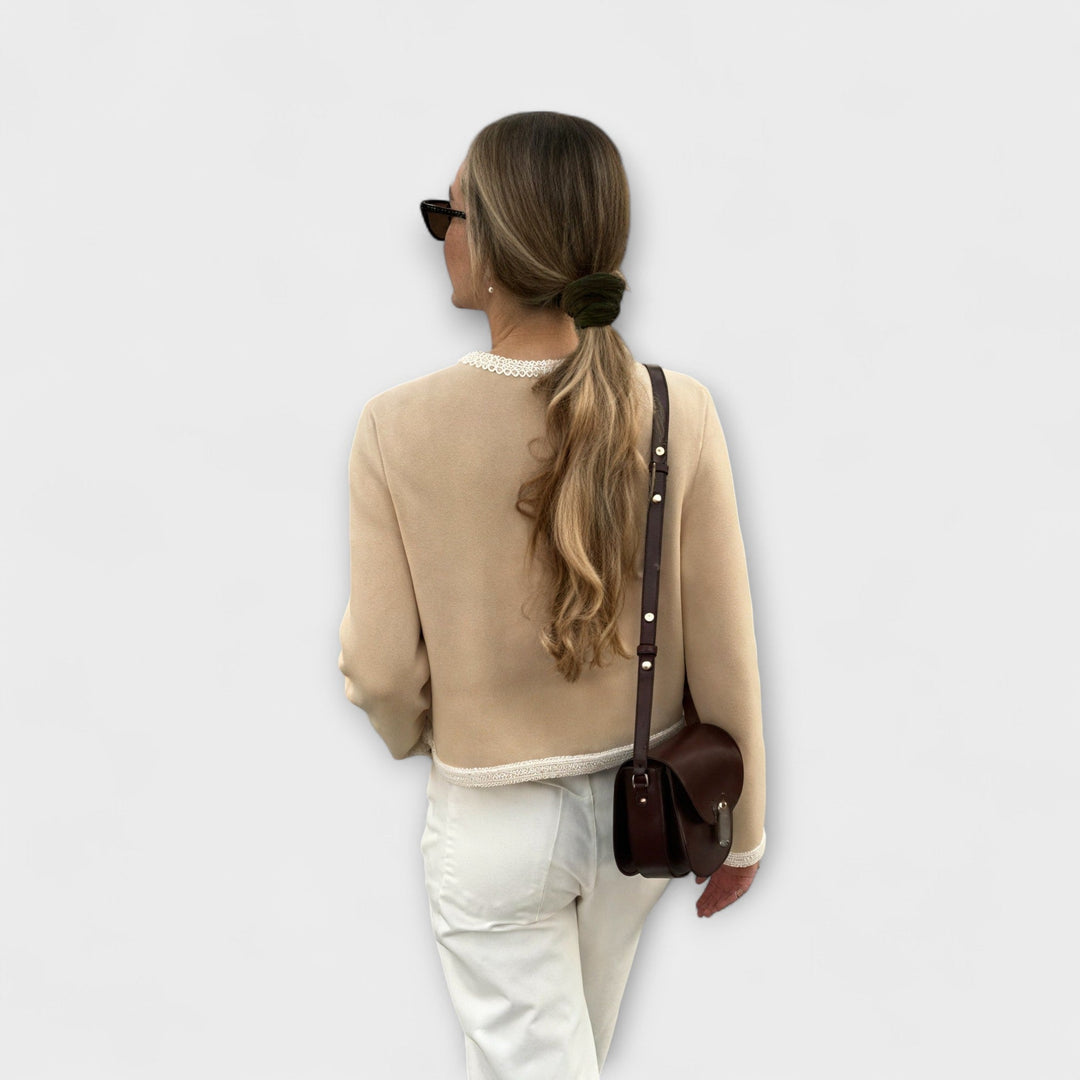 Cardigã clássico com bolsos decorativos