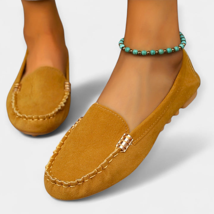 Mocassins com Elementos Metálicos