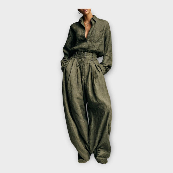 Camisa e calças com elegância descontraída