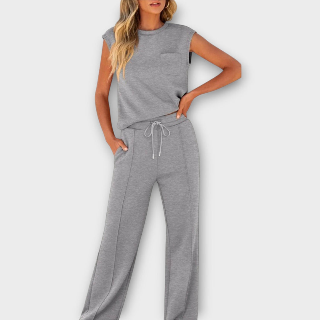 Conjunto de blusa sem mangas e calças com cordão