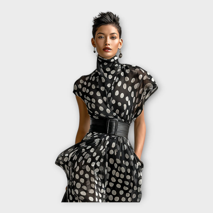 Vestido longo com estética refinada e atemporal