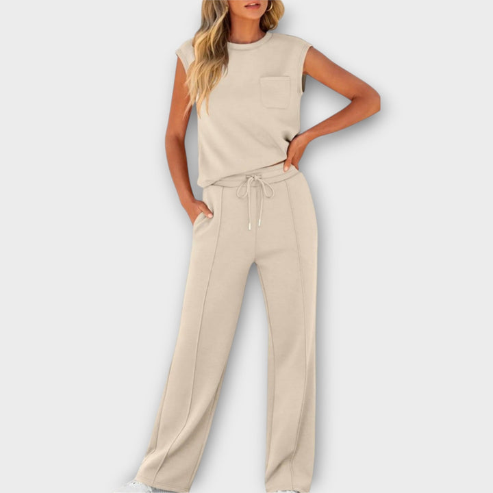 Conjunto de blusa sem mangas e calças com cordão