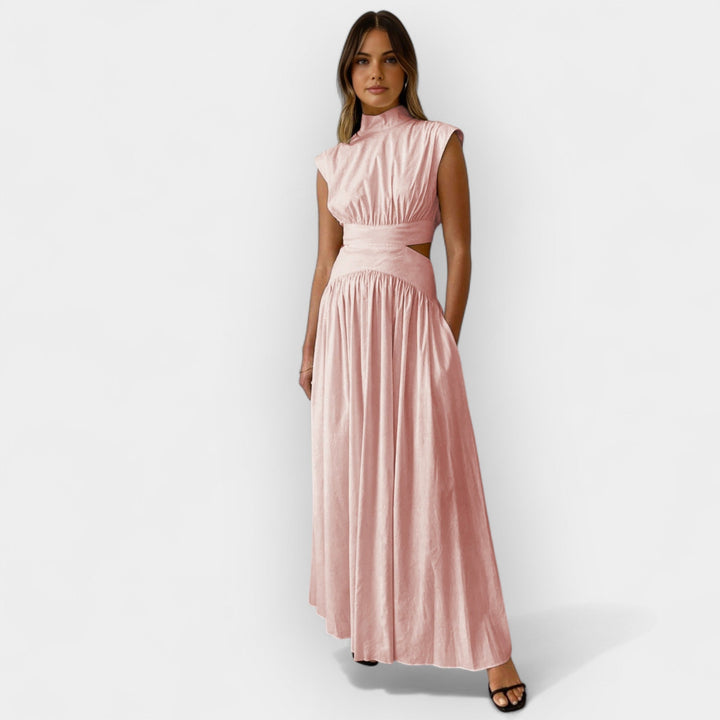 Vestido Estiloso com Cortes