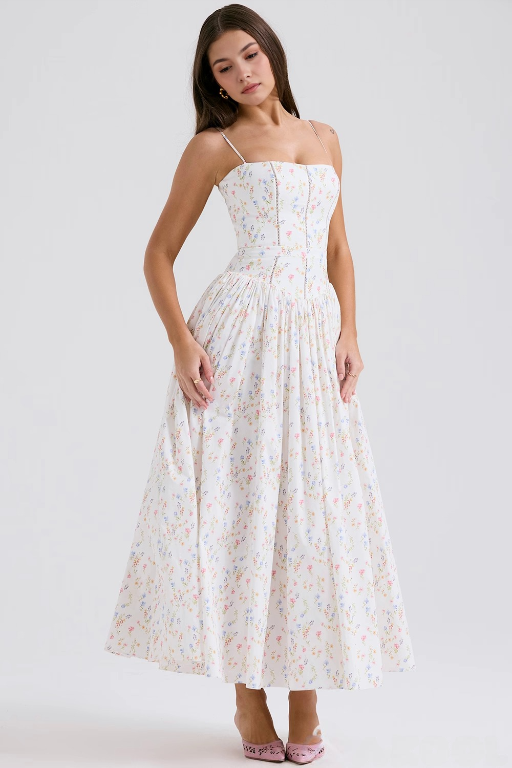 Vestido Maxi com Alças Finas e Padrão Floral