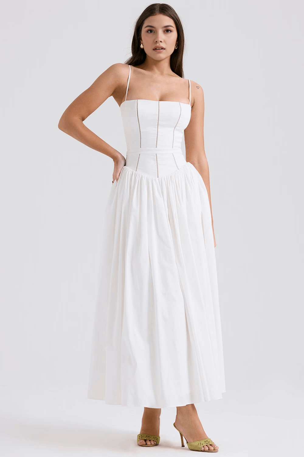 Vestido Maxi com Alças Finas e Padrão Floral