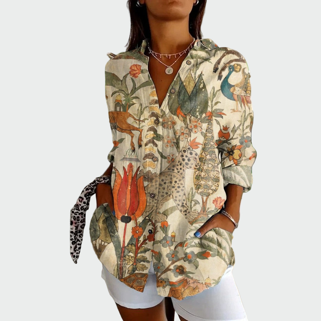 Blusa estilosa com padrão floral