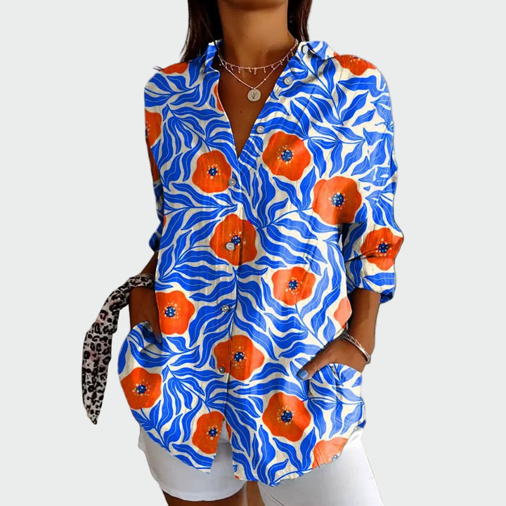 Blusa estilosa com padrão floral