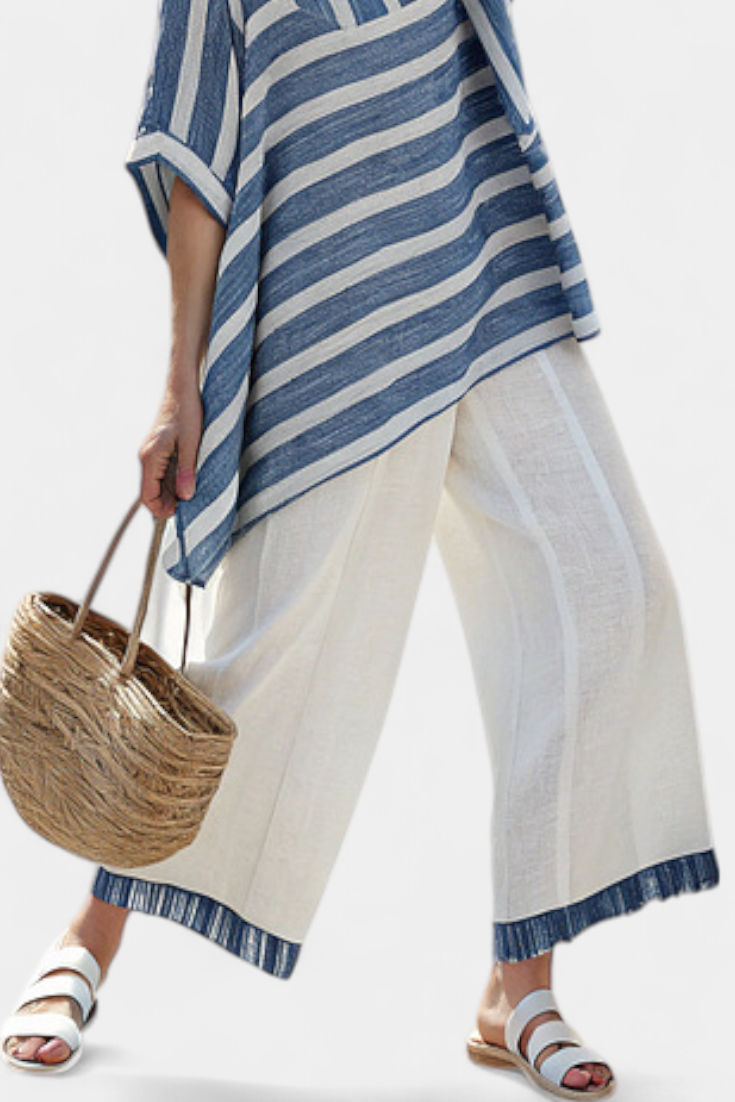 Conjunto Mediterrâneo Elegante em Linho com Riscas Azuis e Calças com Acabamento para um Look Fresco e Elegante