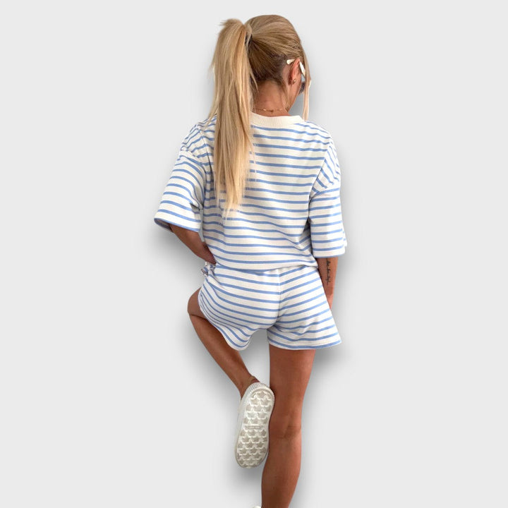 Conjunto de Blusa e Calções às Riscas com Estampa