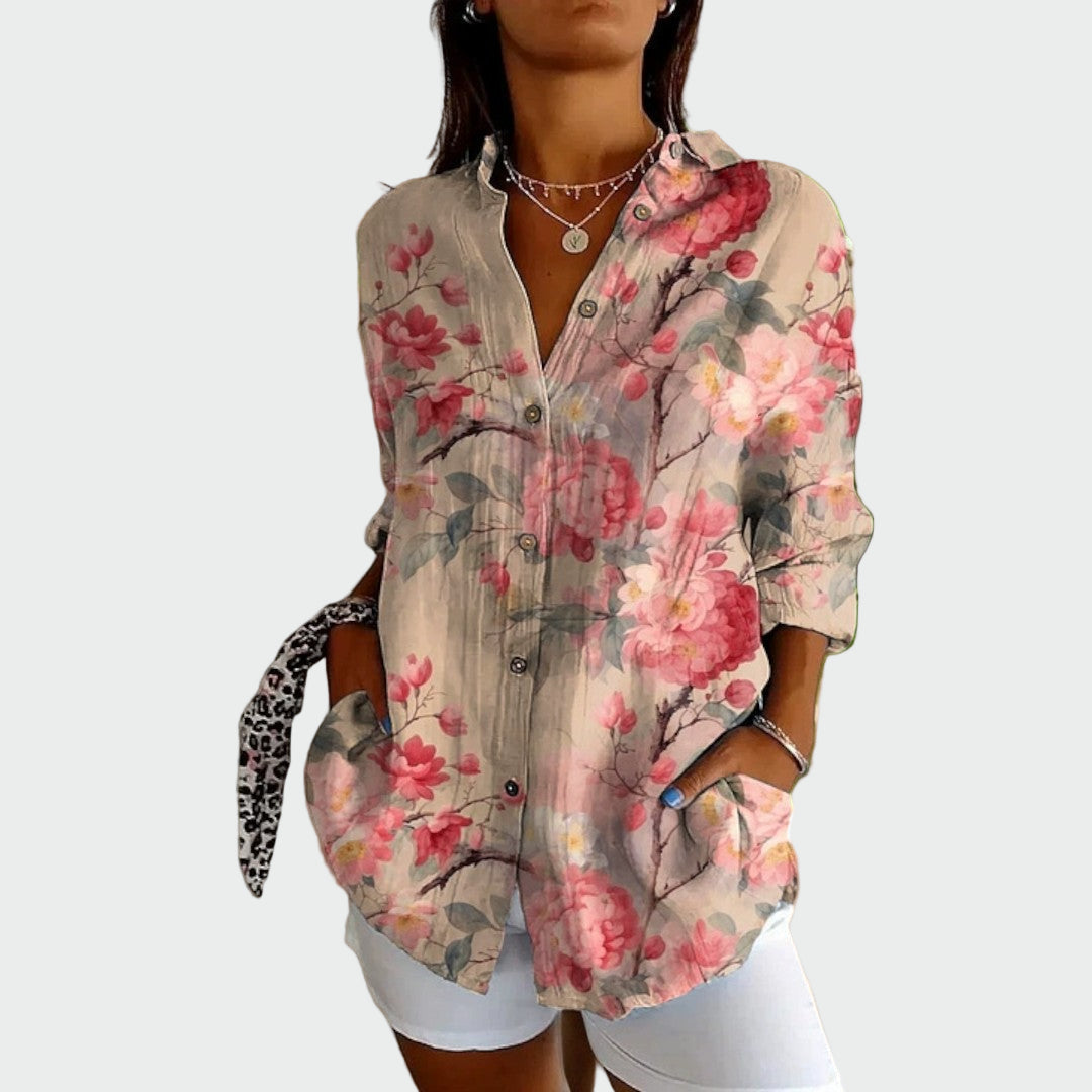 Blusa estilosa com padrão floral