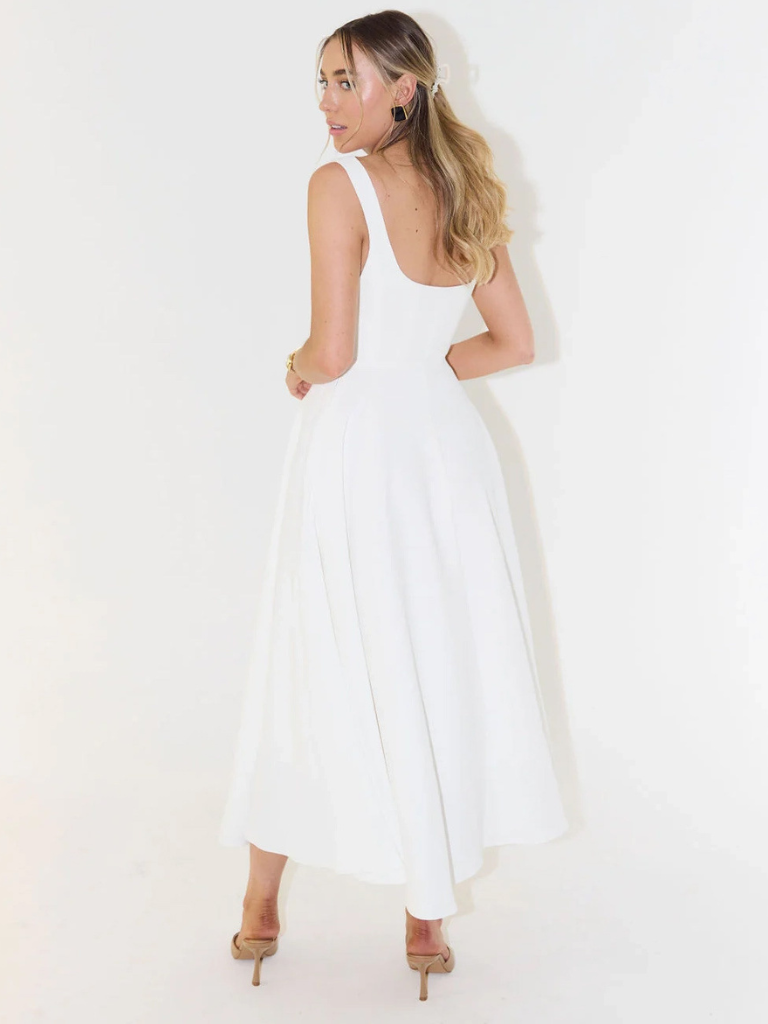 Vestido Midi Elegante com Linha Romântica