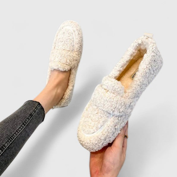 Sapatos slip-on quentes com design elegante