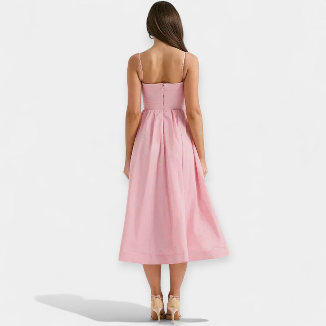 Vestido Mini com Decote Redondo e Alças