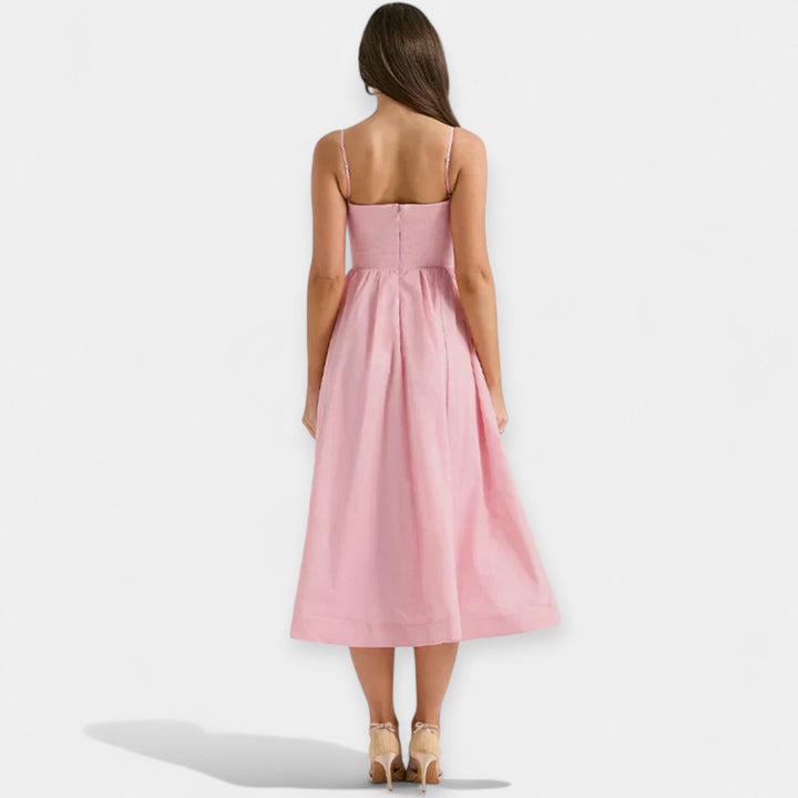 Vestido Mini com Decote Redondo e Alças