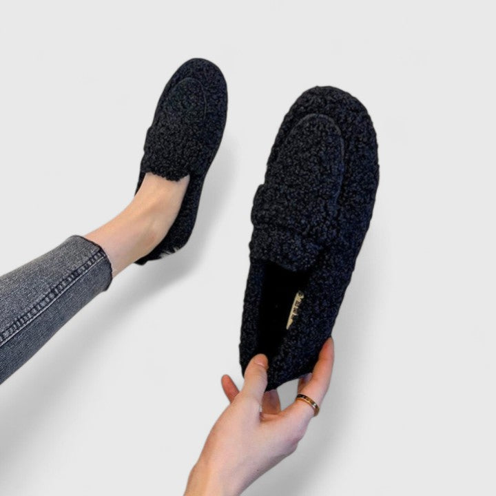 Sapatos slip-on quentes com design elegante