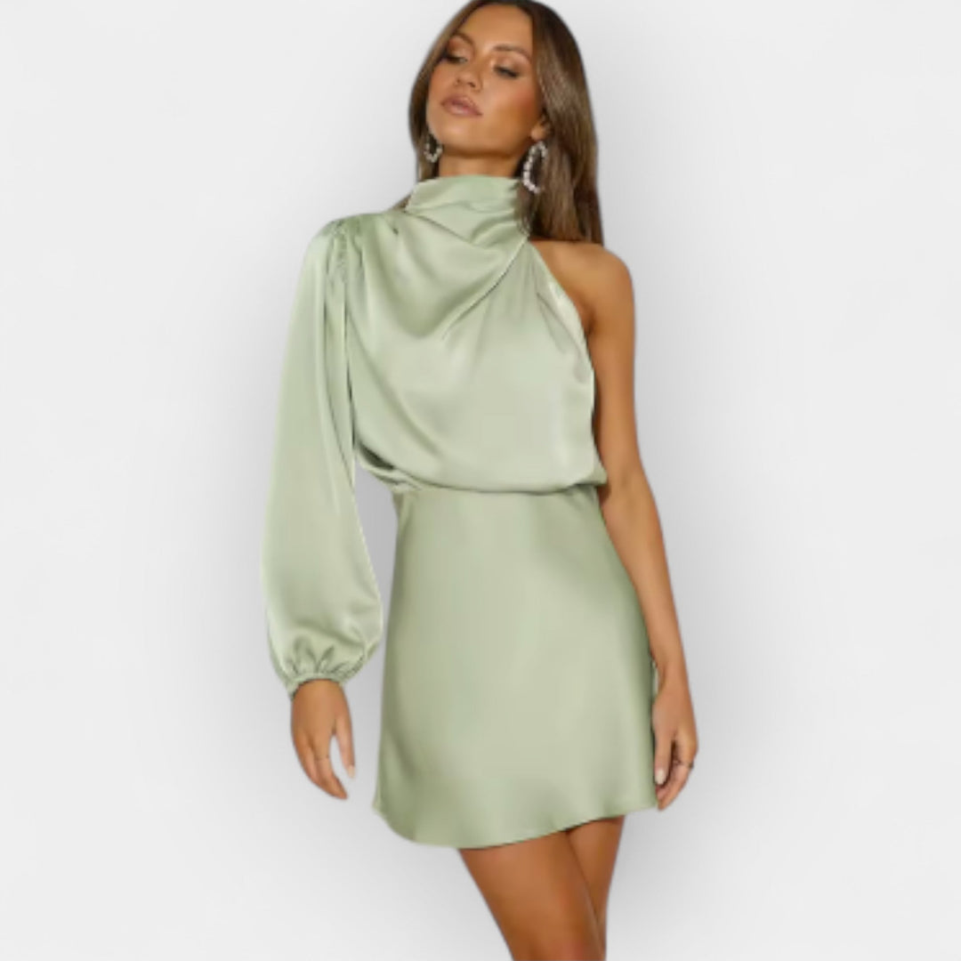 Vestido de Cetim com Design Assimétrico
