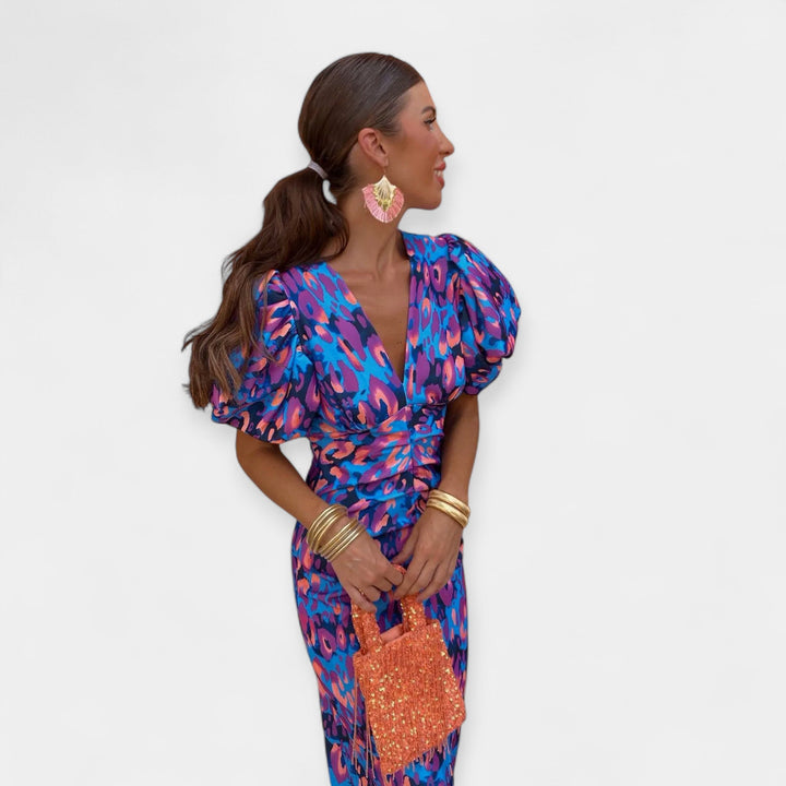 Vestido com Mangas e Volantes