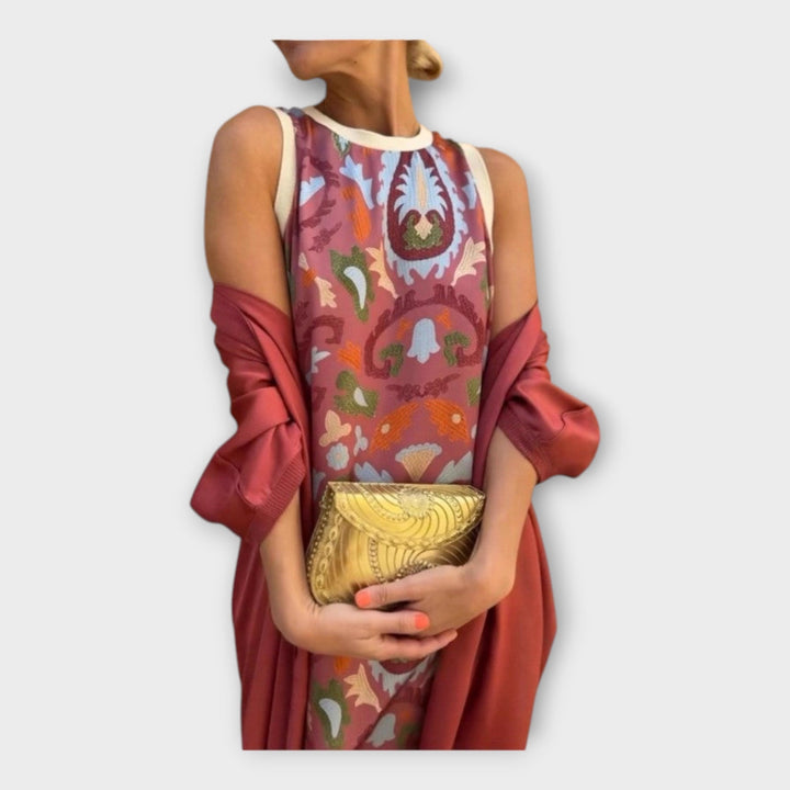 Vestido Elegante com Padrões Impressionantes