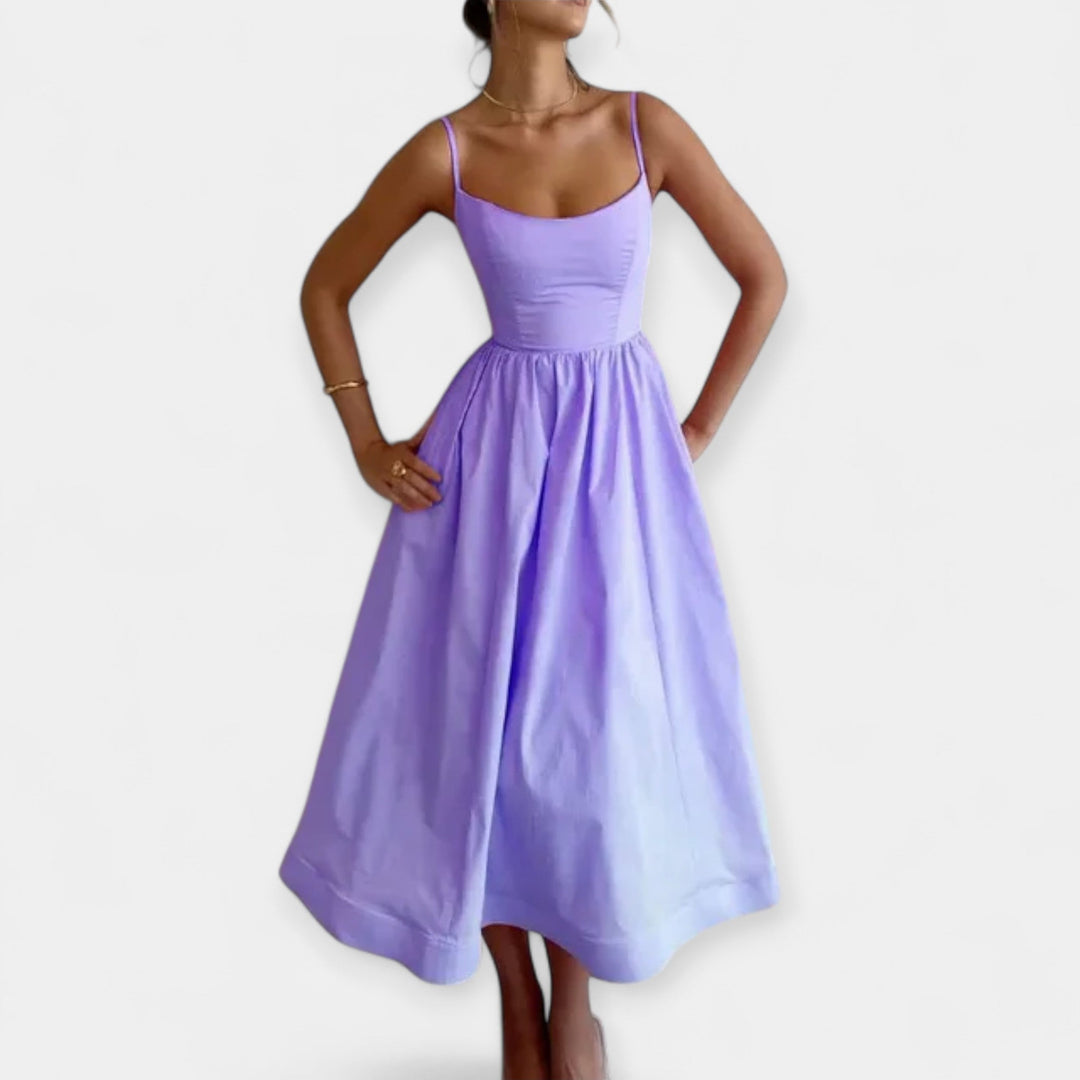 Vestido Mini com Decote Redondo e Alças