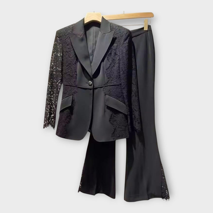 Conjunto elegante de blazer e calças com detalhes em renda