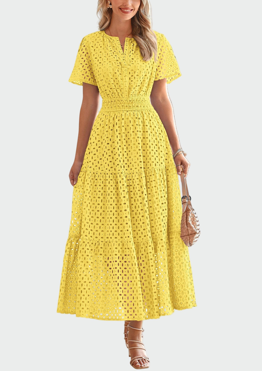 Vestido de Verão com Bordados em Ajour