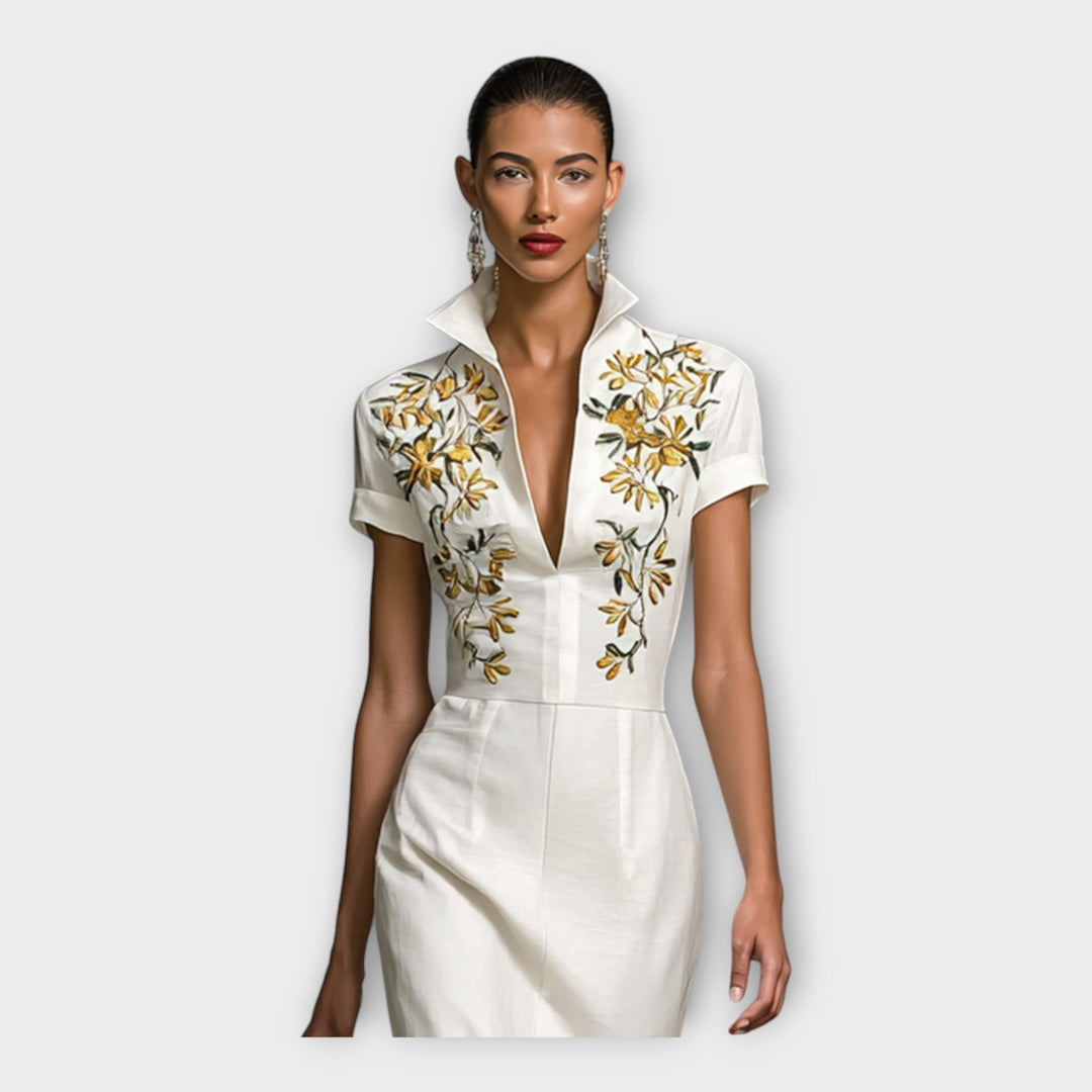 Vestido com detalhe bordado requintado