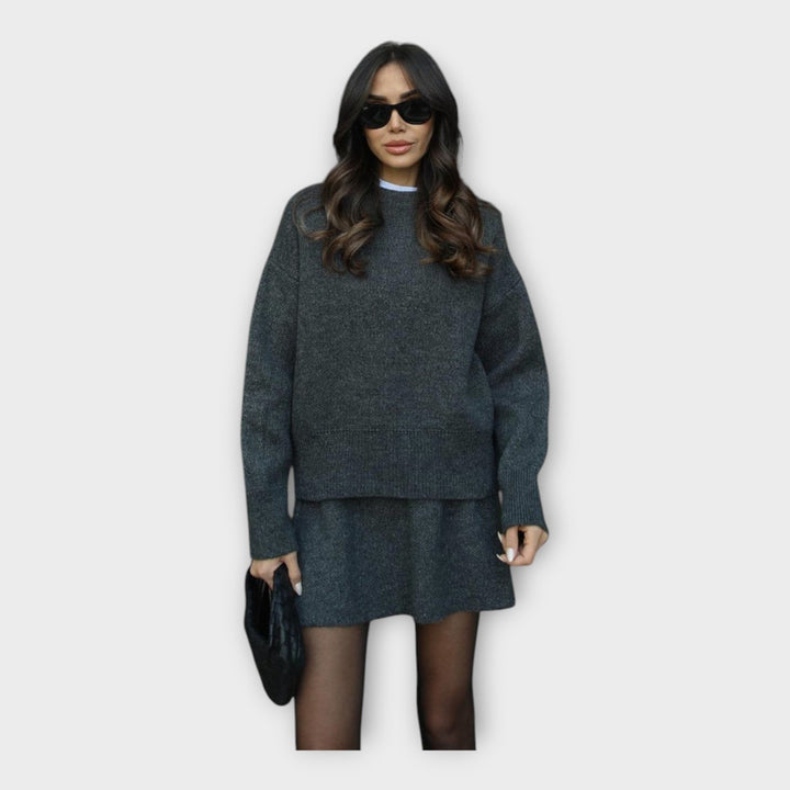 Conjunto de Blusa de Malha e Saia com Linha Moderna